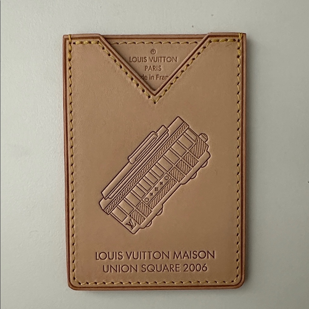 Louis Vuitton collector’s item rare authentic cardholder San Francisco 2006